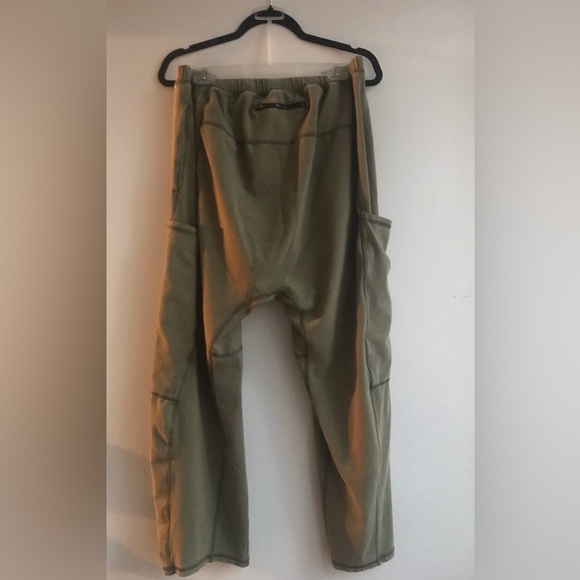 FP Movement Hot Shot Pants- multiple pockets! - Picture 14 of 16